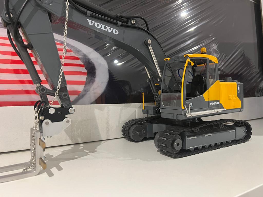 Volvo EC300E Graafmachine Model met Accessoires, Zo goed als nieuw, Ophalen, Overige merken, Groter dan 1:32