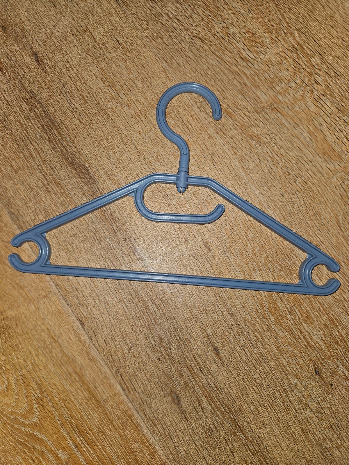 58 blauwe kunststof baby-/kinderhangers, 28x18 cm, Ophalen, Gebruikt, Kunststof, Kinderen