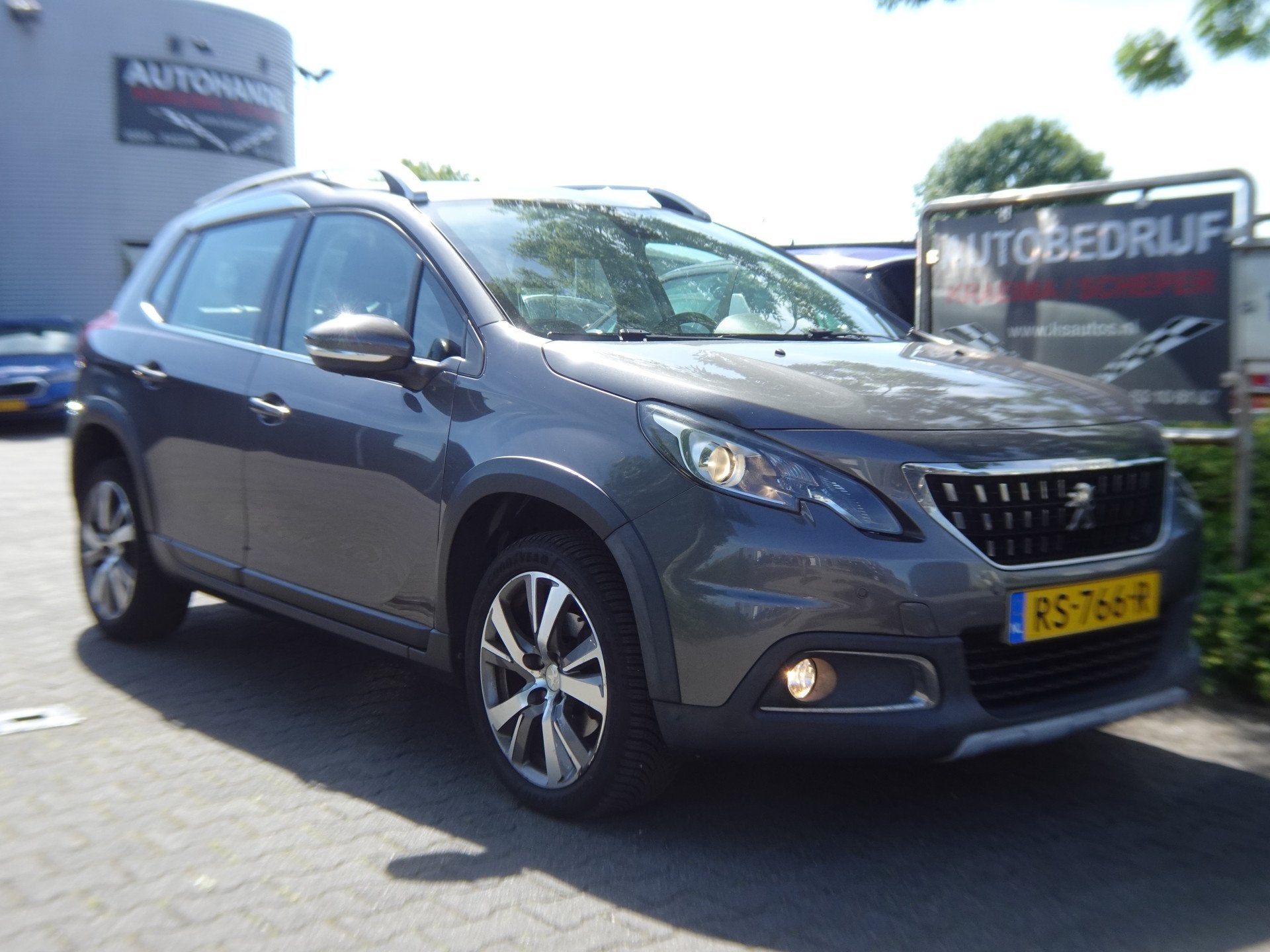 Peugeot 2008 1.2 111PK Allure Autom. (bj 2017, automaat), Auto's, Euro 6, 1199 cc, 610 kg, 49 €/maand