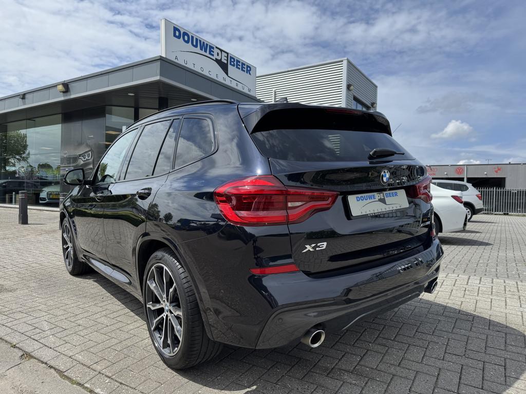 BMW X3 xDrive20i M-sport Leer | Pano | Head-up | Memory, Automaat, Gebruikt, 4 cilinders, Zwart