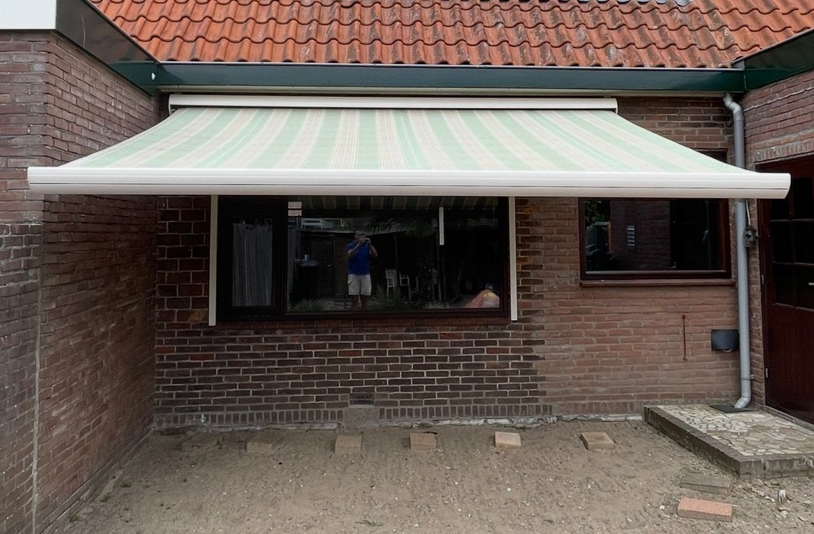 Te koop elektrisch knikarm zonnescherm, Ophalen, Gebruikt, Elektrisch, 150 tot 300 cm