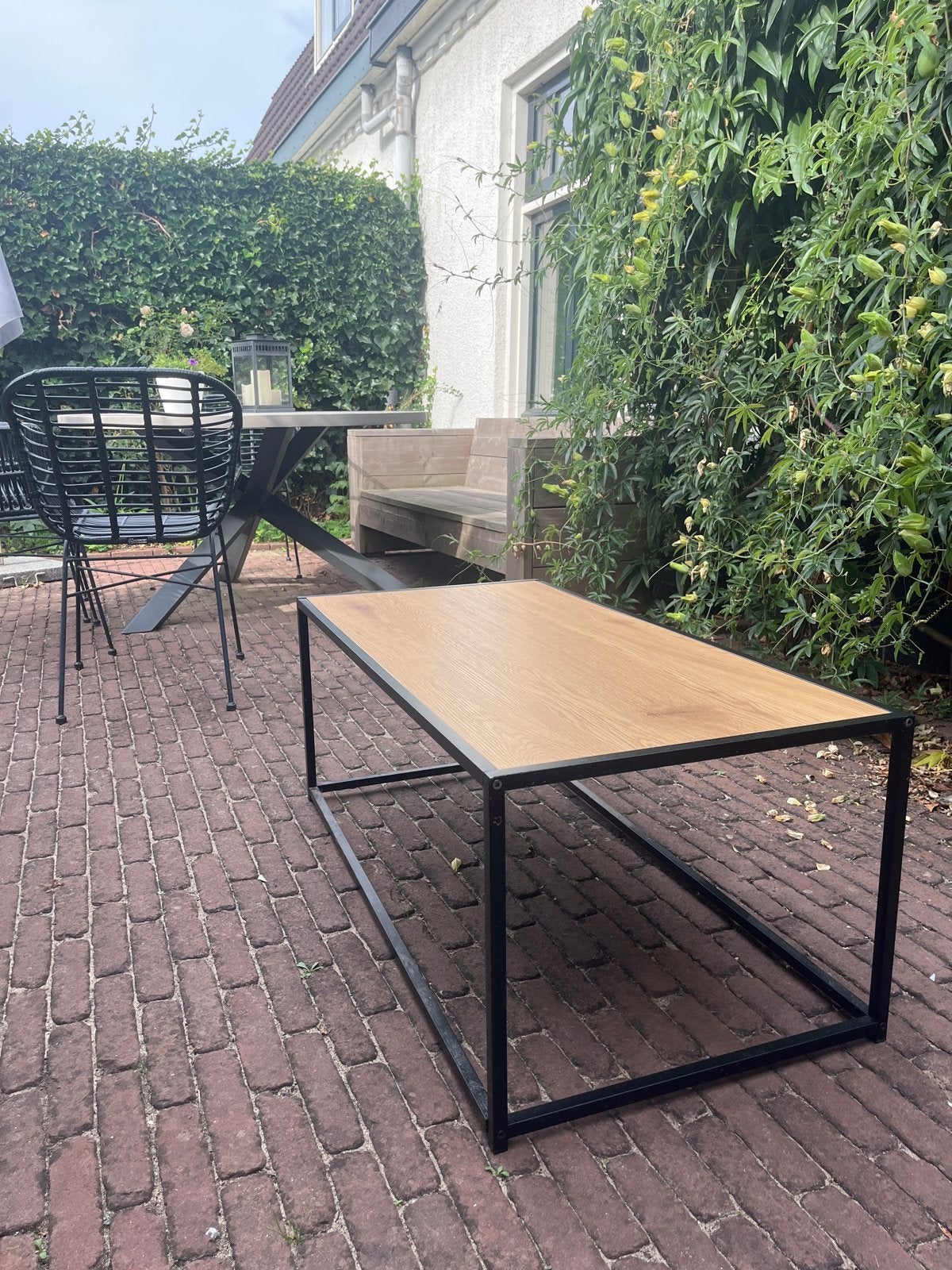 Salontafel met houten blad en metalen frame, Ophalen, Gebruikt, 100 tot 150 cm, 50 tot 100 cm