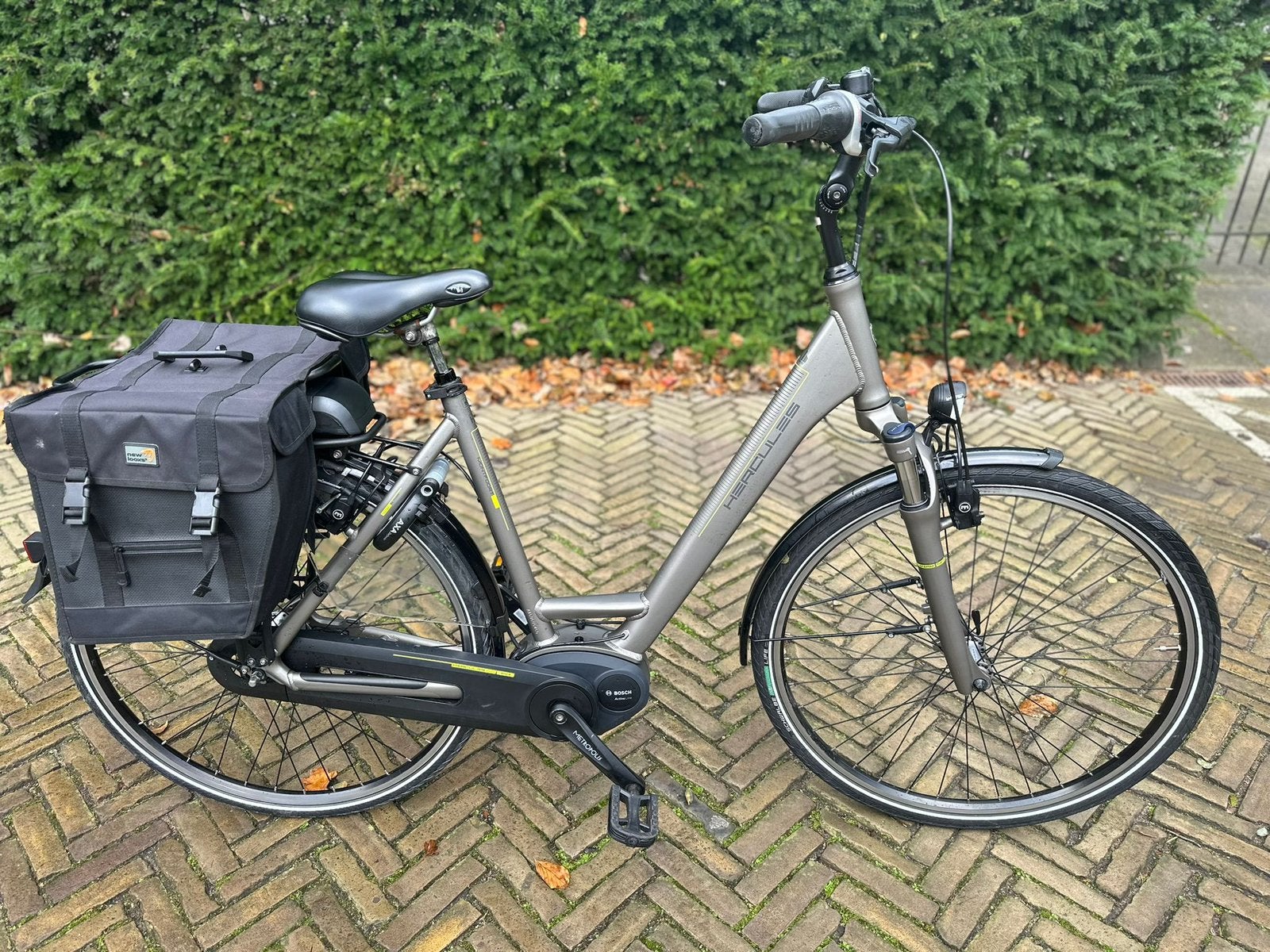 Electrische hercules Montfoort Bosch middenmotor, Versnellingen, Zo goed als nieuw, 50 tot 53 cm, Ophalen
