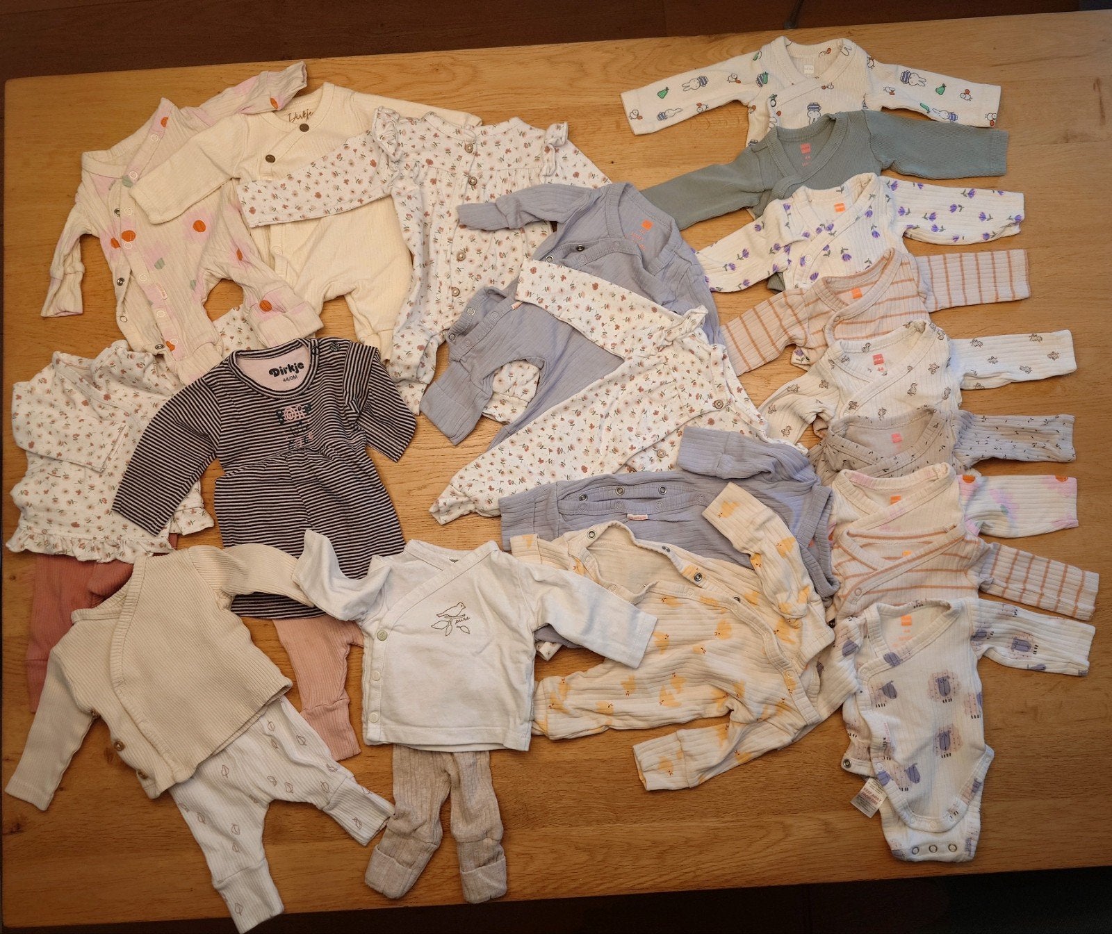 Prematuur babykleding maat 44 - complete set eerste weken, Kinderen en Baby's, Babykleding | Prematuur, Jongetje of Meisje, Ophalen of Verzenden