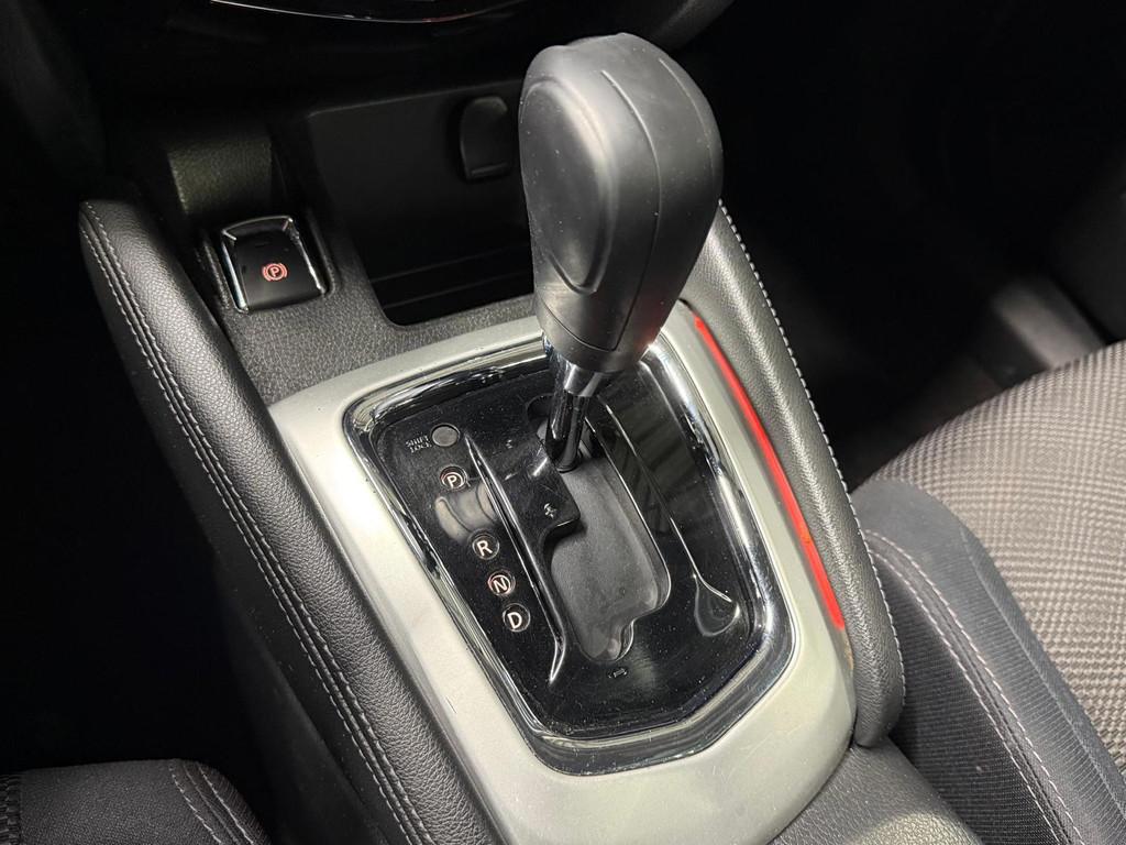Nissan Qashqai 1.2 116PK Connect Edition Automaat|Pano!, Euro 5, Stof, Gebruikt, 4 cilinders