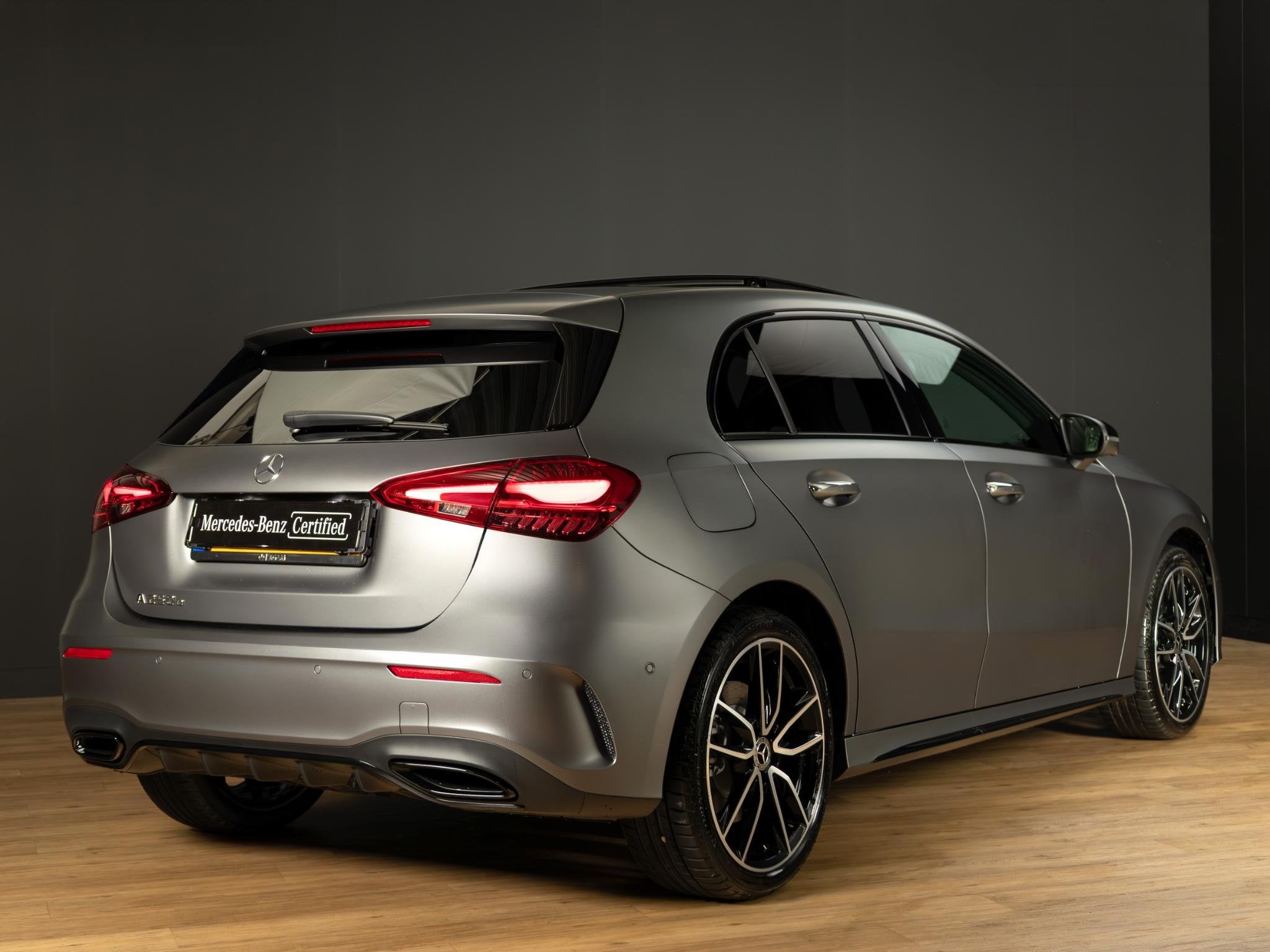 Mercedes-Benz A-Klasse Hatchback 250 e Business Solution AMG, Auto's, Mercedes-Benz, Dealer onderhouden, 4 cilinders, 163 pk, Bedrijf