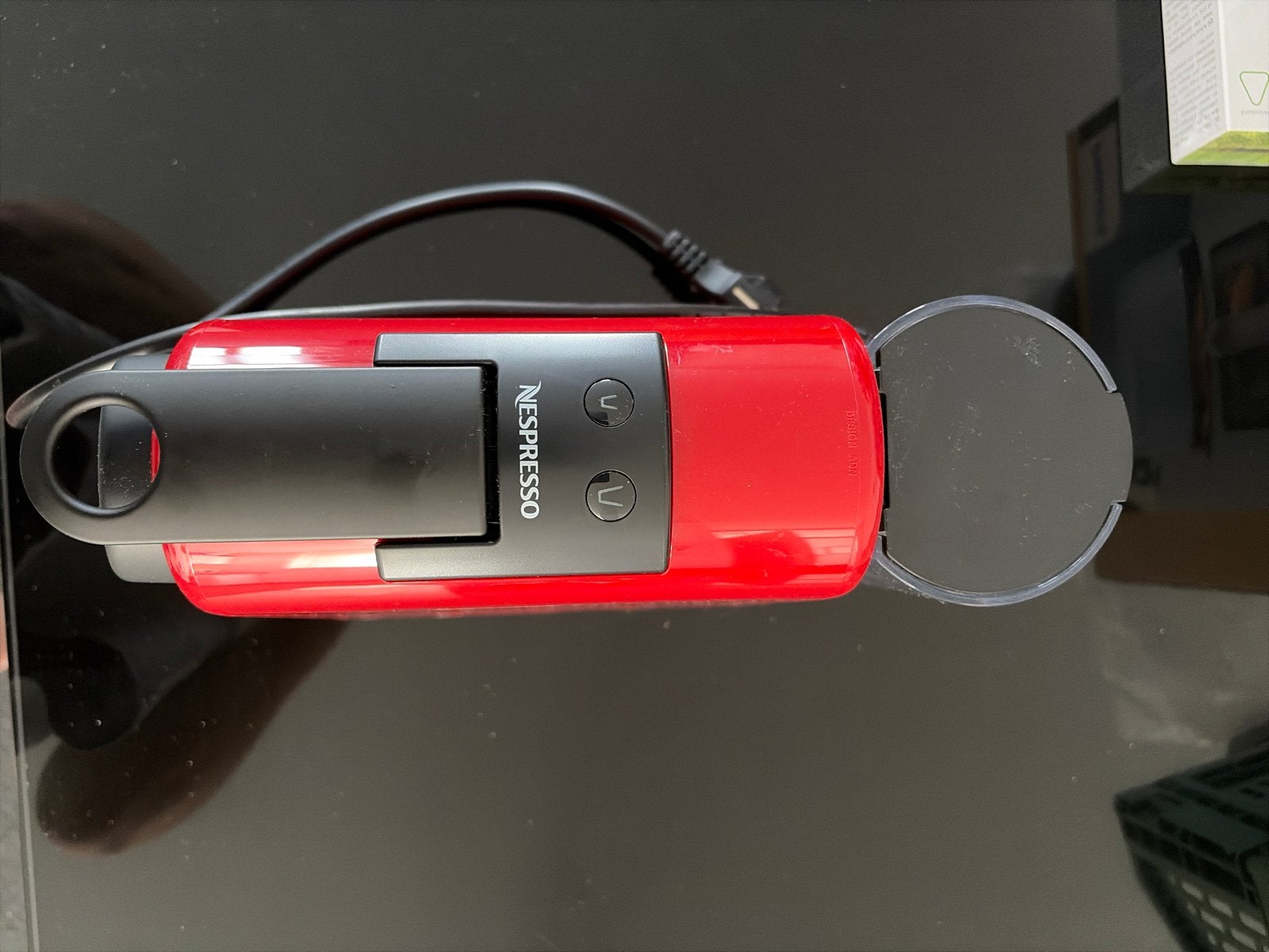 Nespresso Inissia Koffiemachine Rood - Compact en Snel, Espresso apparaat, Ophalen of Verzenden, Zo goed als nieuw, 1 kopje