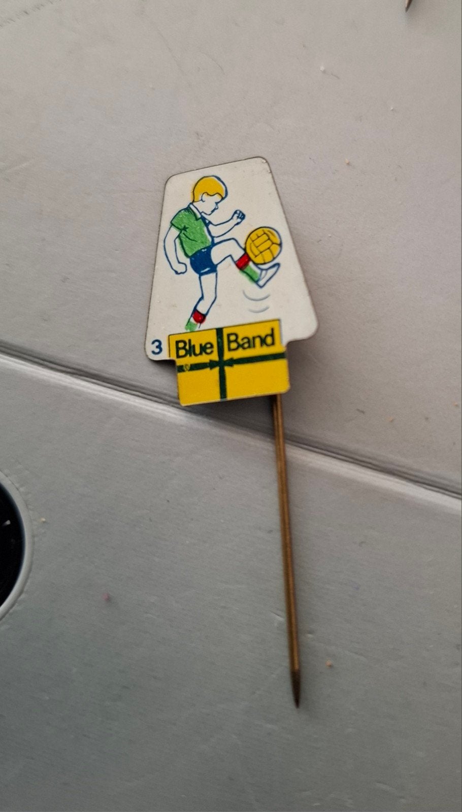 Speldje Blue Band nr 3 1965, Ophalen of Verzenden, Zo goed als nieuw, Sport, Speldje of Pin