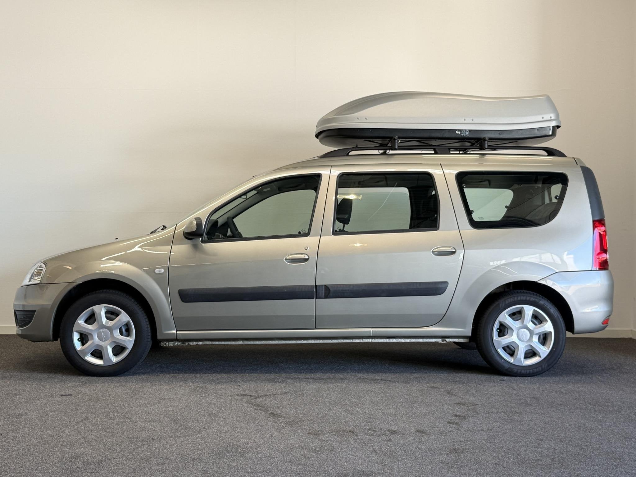 Dacia Logan MCV 1.6 Lauréate 7p. Airco! Dakkoffer!, Auto's, Stof, Gebruikt, 4 cilinders, 635 kg