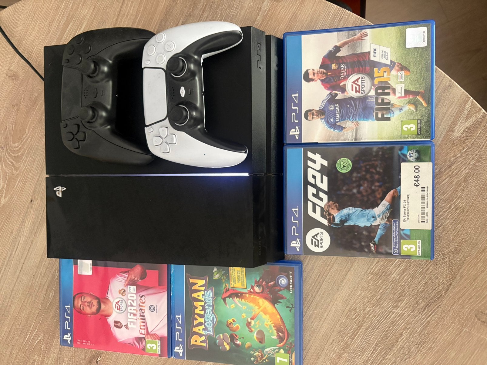 PlayStation 4 (PS4) Slim 1TB + 5 Games + 2x PS4 controler, Spelcomputers en Games, Spelcomputers | Sony PlayStation 4, Ophalen