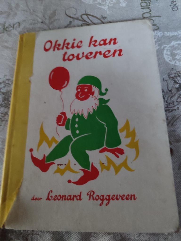 Okkie kan toveren - Leonard Roggeveen (Vintage Kinderboek), Boeken, Ophalen of Verzenden, Gelezen, Leonard Roggeveen, Sprookjes