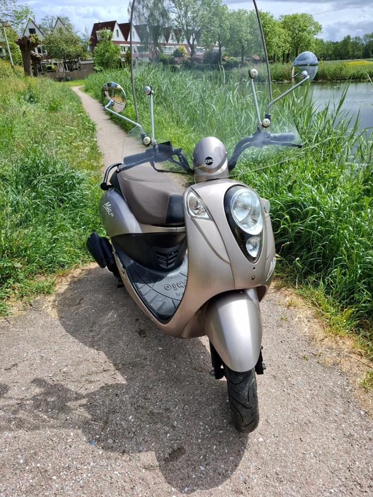 Sym mio 50., Fietsen en Brommers, Scooters | SYM, Mio, Ophalen of Verzenden, Zo goed als nieuw, Benzine
