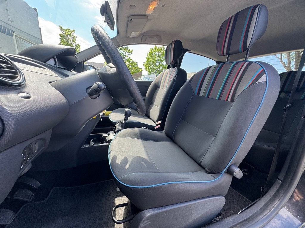 Renault Twingo 1.2 16V Collection AIRCO|CRUISE|EL.RAMEN|LMV|, Voorwielaandrijving, 4 cilinders, 4 stoelen, Zwart