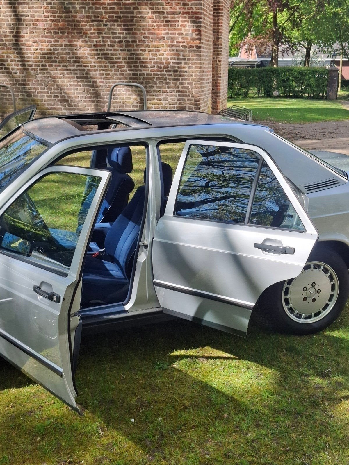 Echte mercedes 190E Airco schuifdak pullman Apk 23-5-2028 👌, Automaat, Metallic lak, 122 pk, Particulier