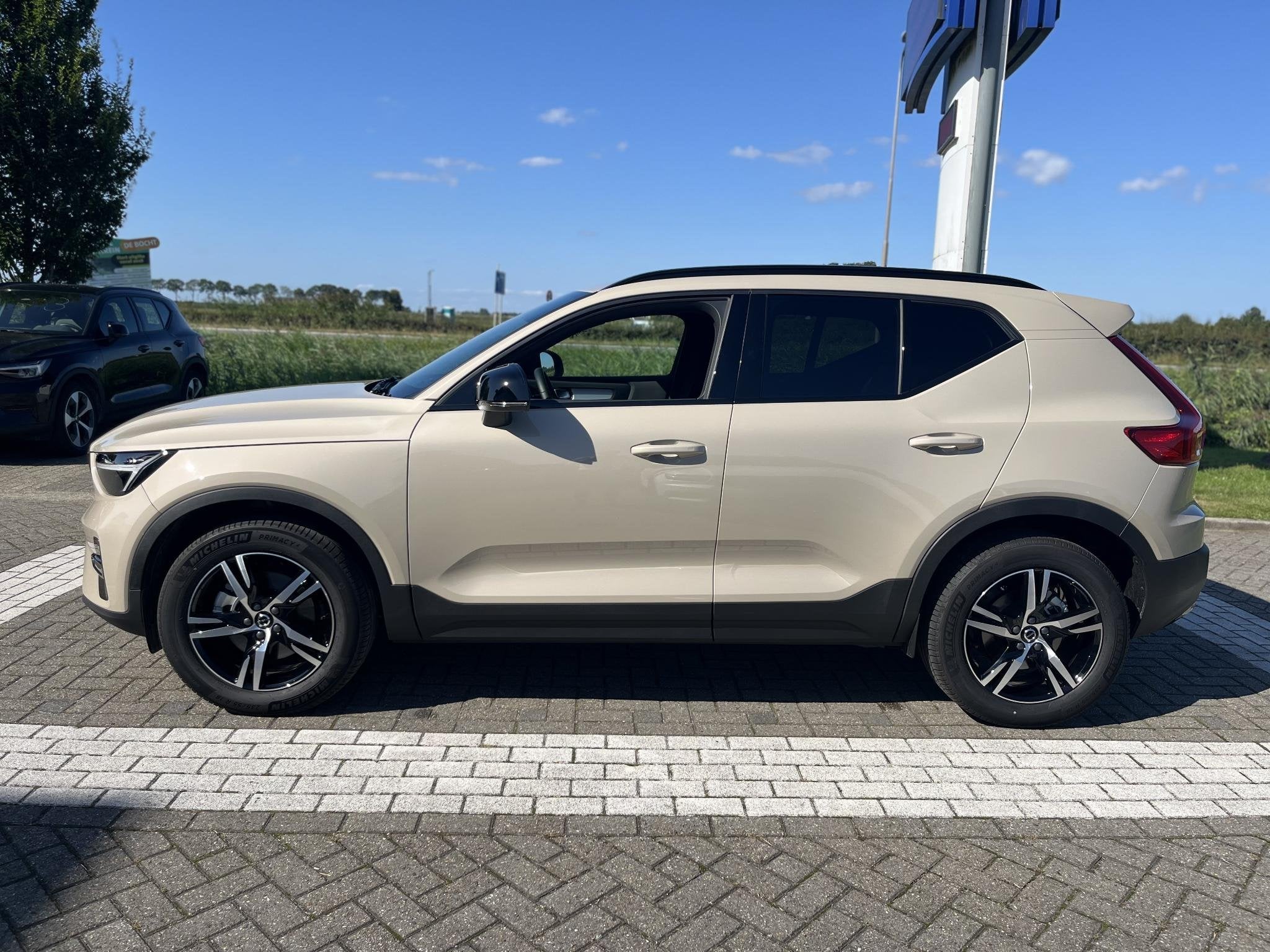 Volvo XC40 B4 Plus Dark | Harman / Kardon | Trekhaak | Power, Auto's, Volvo, 12 maanden, Gebruikt, Euro 6, 4 cilinders