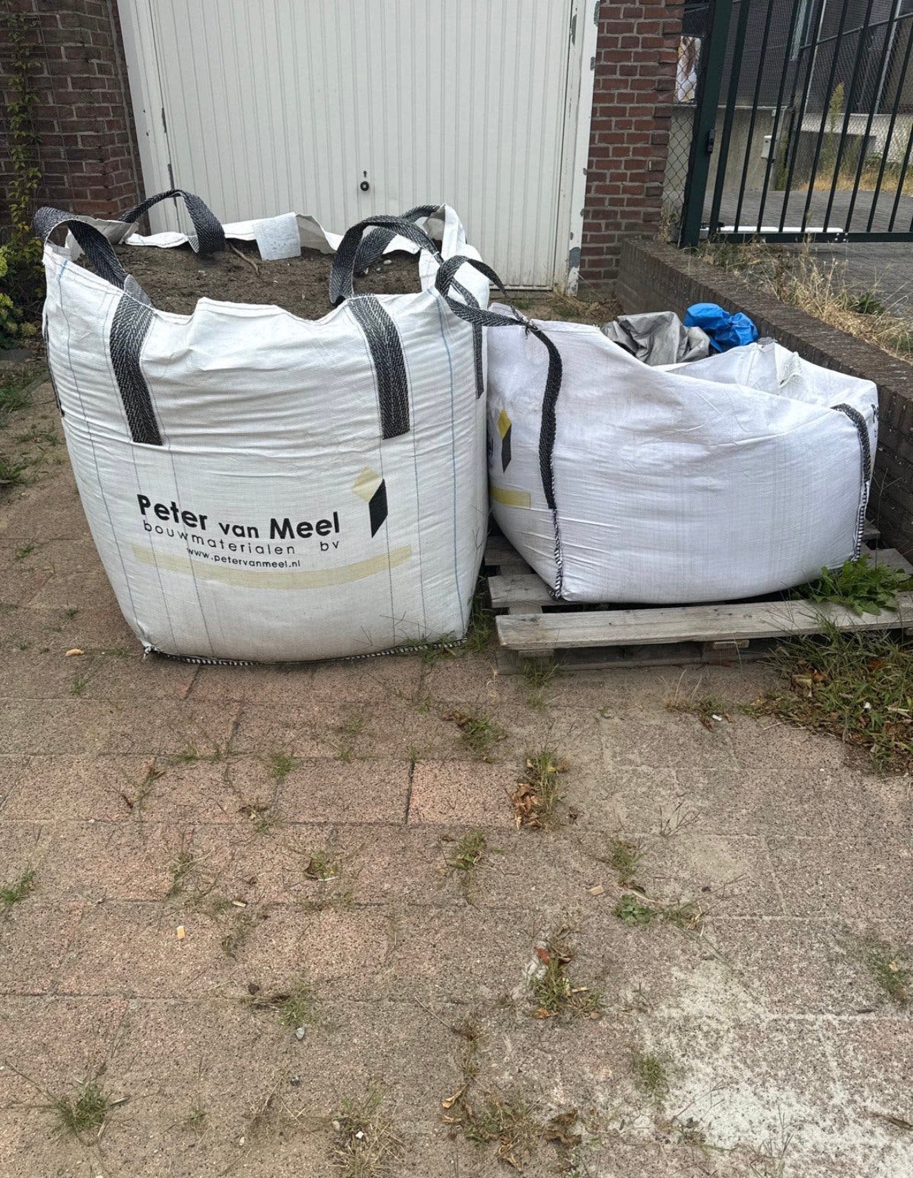 Teelaarde/zwarte grond 1kuub gratis, Ophalen, Nieuw, Overige typen