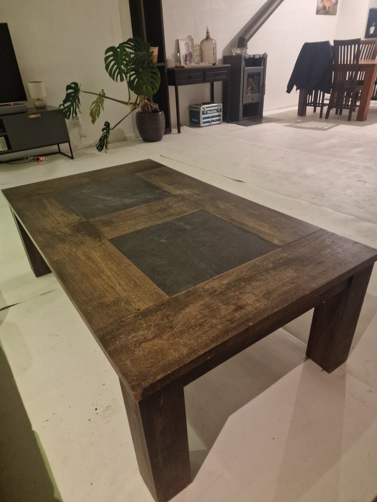 Robuuste houten salontafel met stenen inleg 140x80x40, Gebruikt, Overige materialen, 100 tot 150 cm, Landelijke, industriële stijl