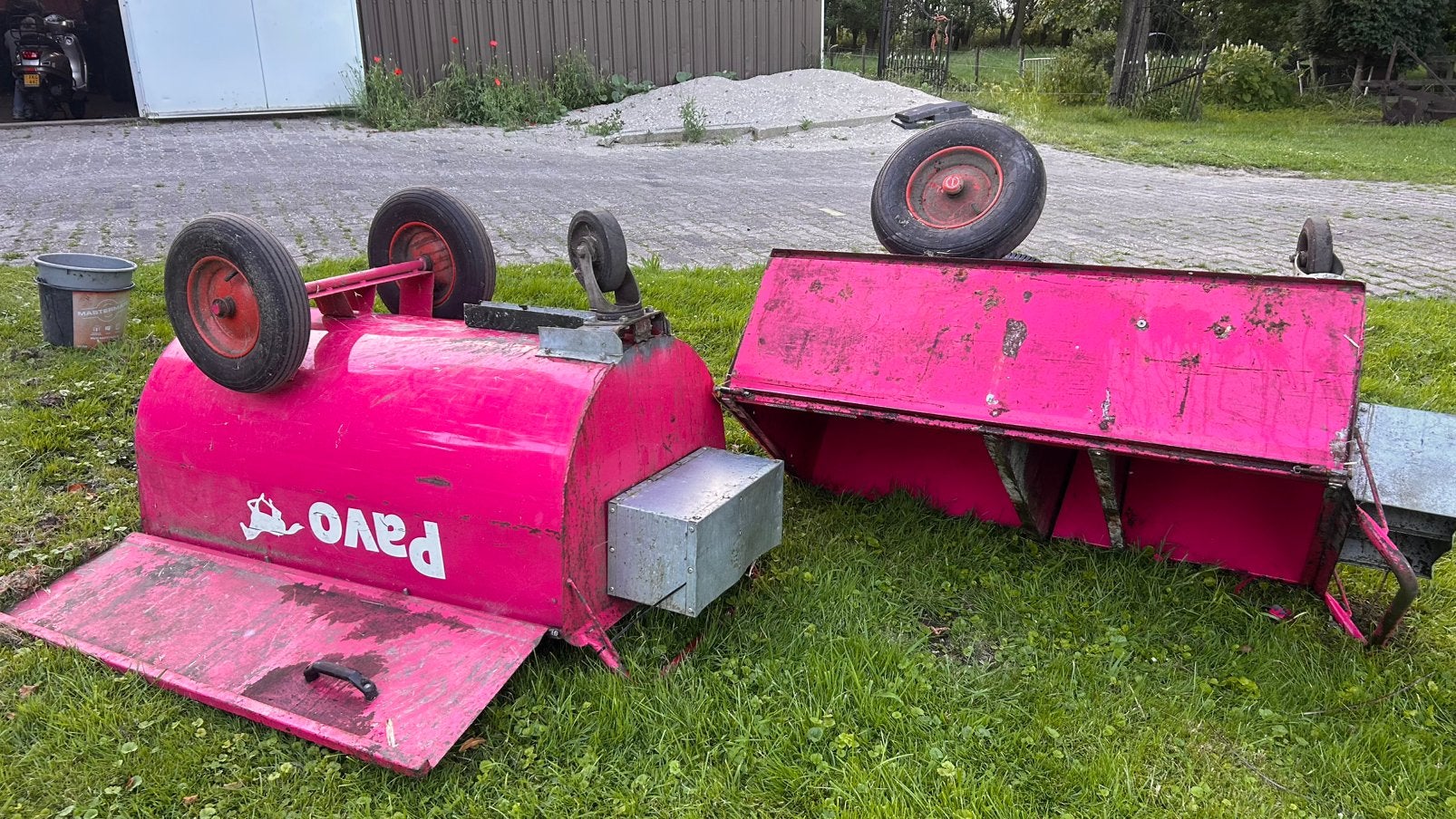 Voerkarren, Stalling, 4 paarden of pony's of meer