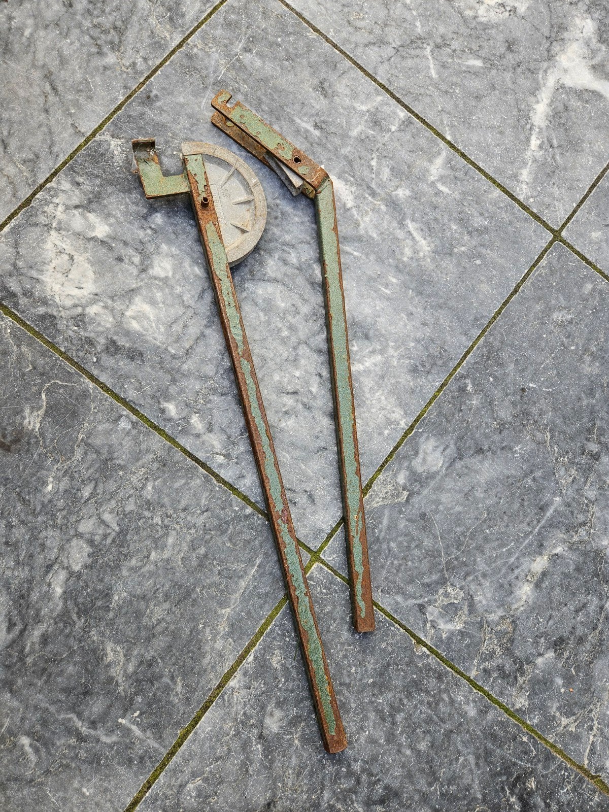 Gebruikt buigijzer voor 22 mm leiding., Ophalen