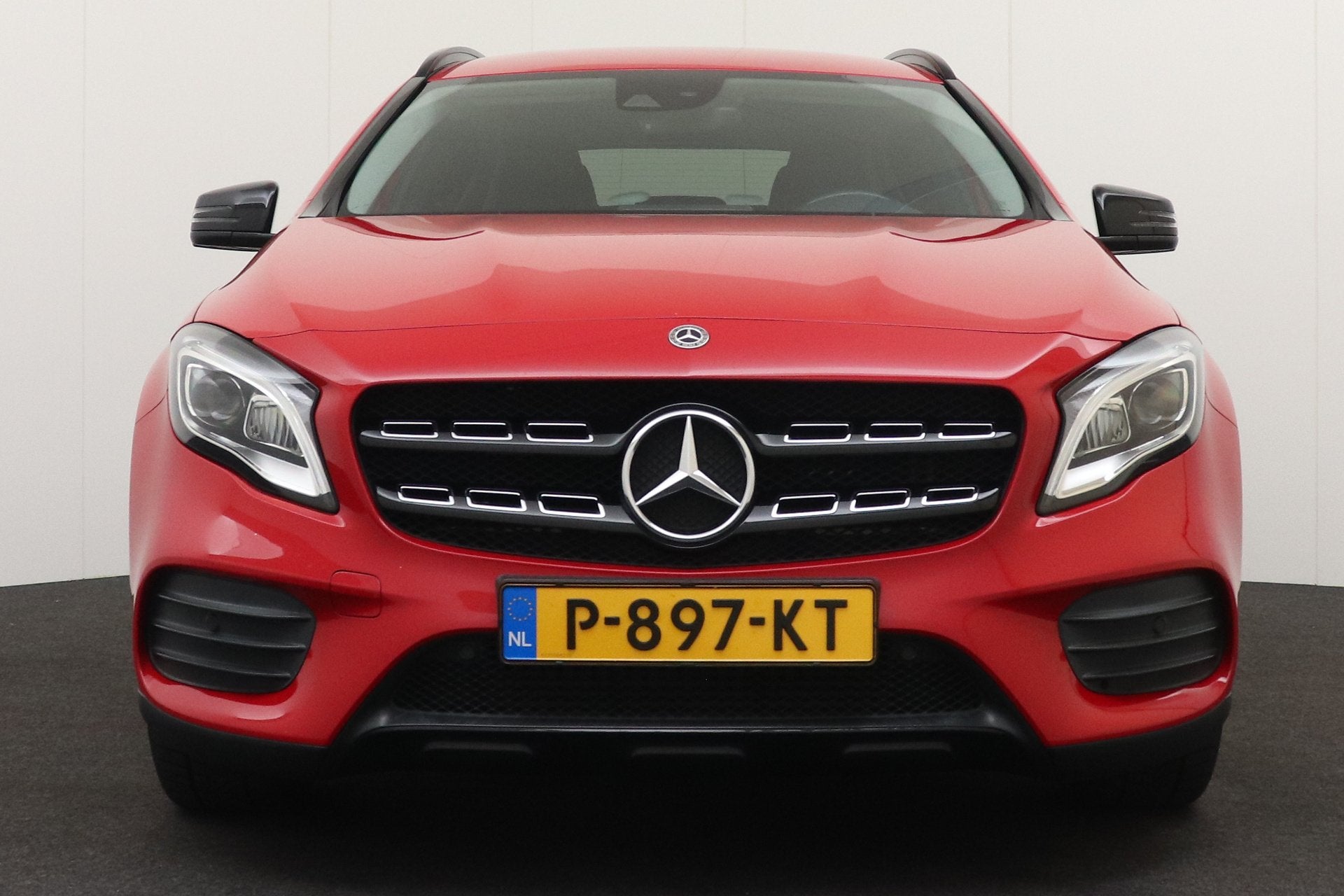 Mercedes-Benz GLA 200 157 PK Aut. AMG Night Leder/Sportstoel, Dealer onderhouden, Gebruikt, 715 kg, Bedrijf