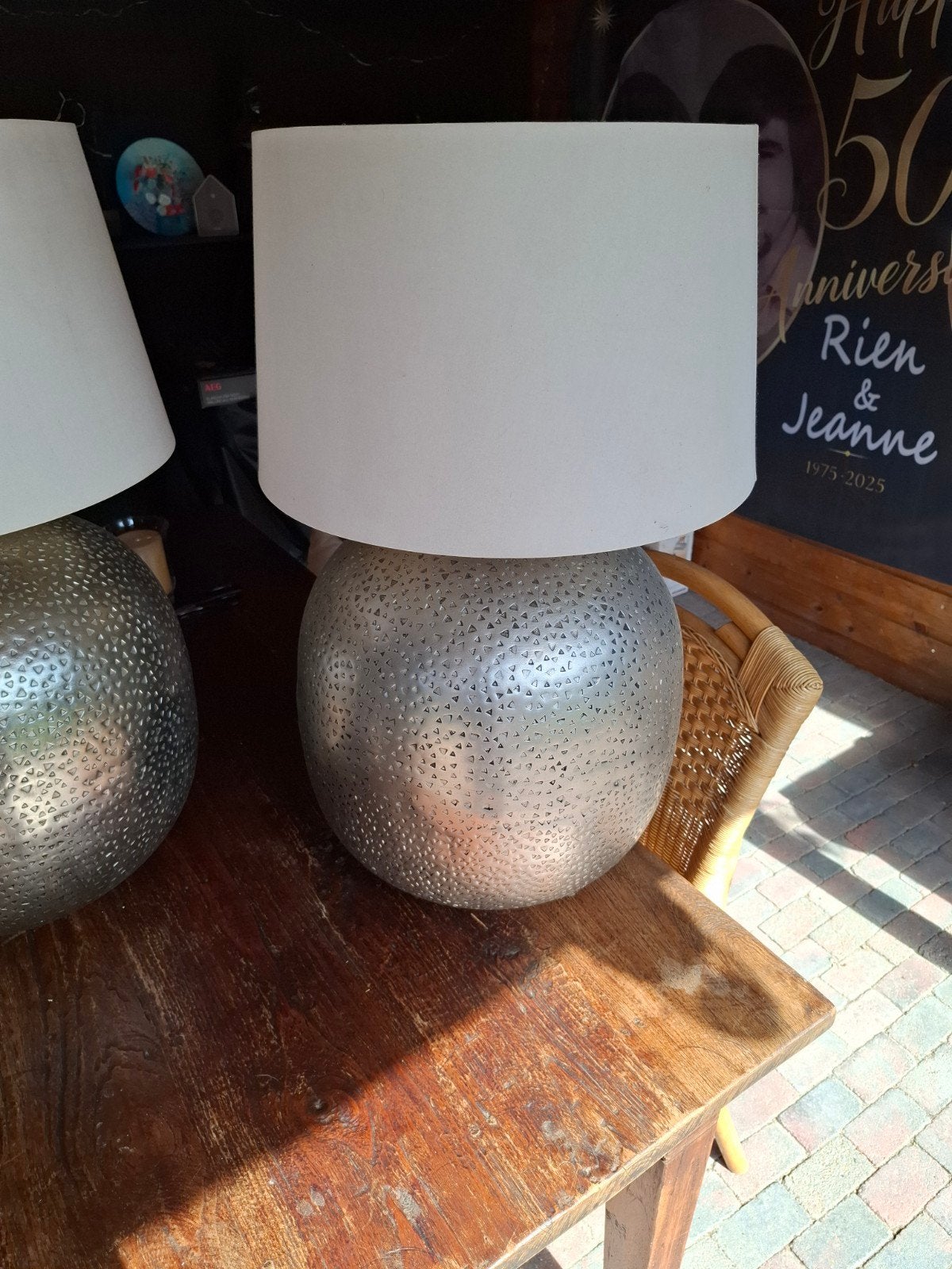 2 Schemerlampen met metalen bol, 74 cm hoog, Ophalen, Gebruikt, Metaal, Zilver