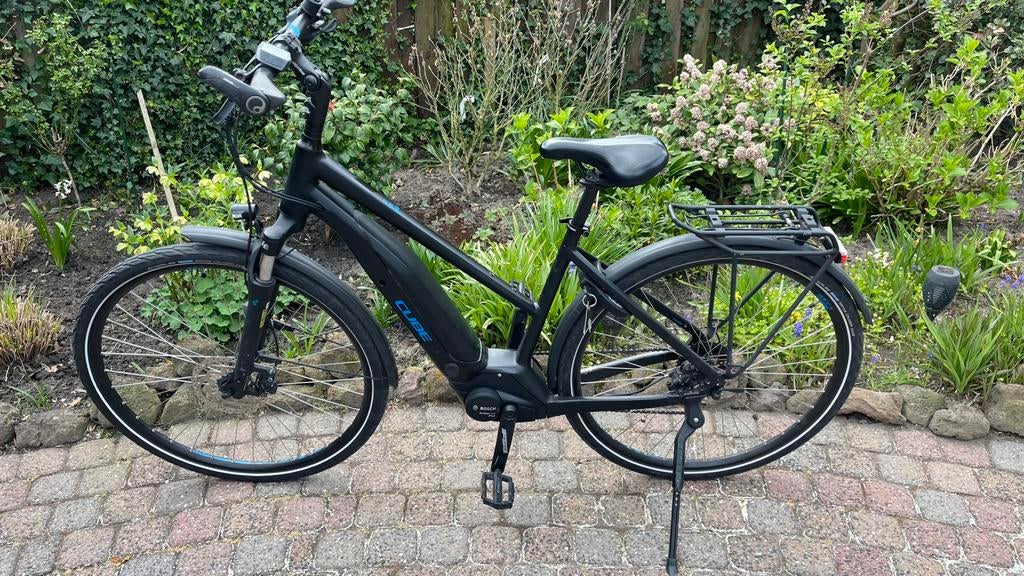 Perfecte Elektrische Cube Touring met Bosch middenmotor, Fietsen en Brommers, Elektrische fietsen, 47 tot 51 cm, Ophalen, Zo goed als nieuw
