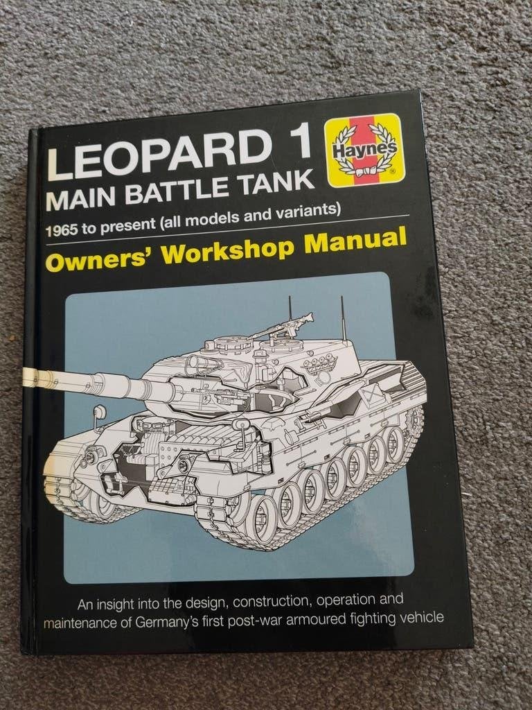 Leopard 1 Main Battle Tank Owners' Workshop Manual, Michael K. Cecil, Ophalen of Verzenden, Zo goed als nieuw, Landmacht