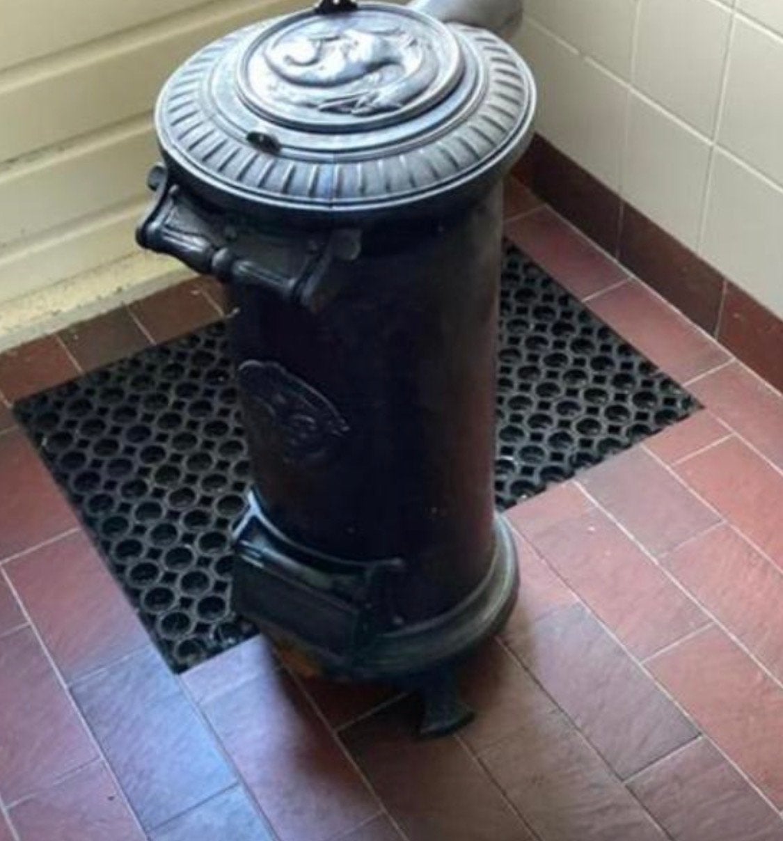 Antieke Potkachel - Decoratief en Functioneel, Huis en Inrichting, Kachels, Ophalen, Potkachel, Gebruikt, Vrijstaand