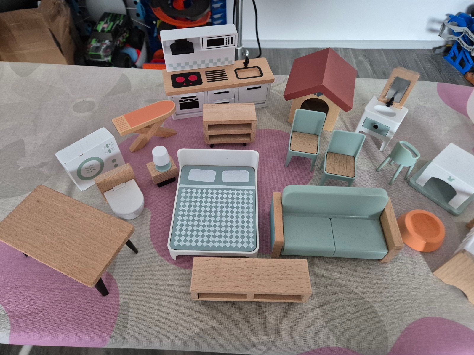 Houten poppenhuis meubels set - alle kamers huis, Ophalen of Verzenden, Zo goed als nieuw, Jongen of Meisje