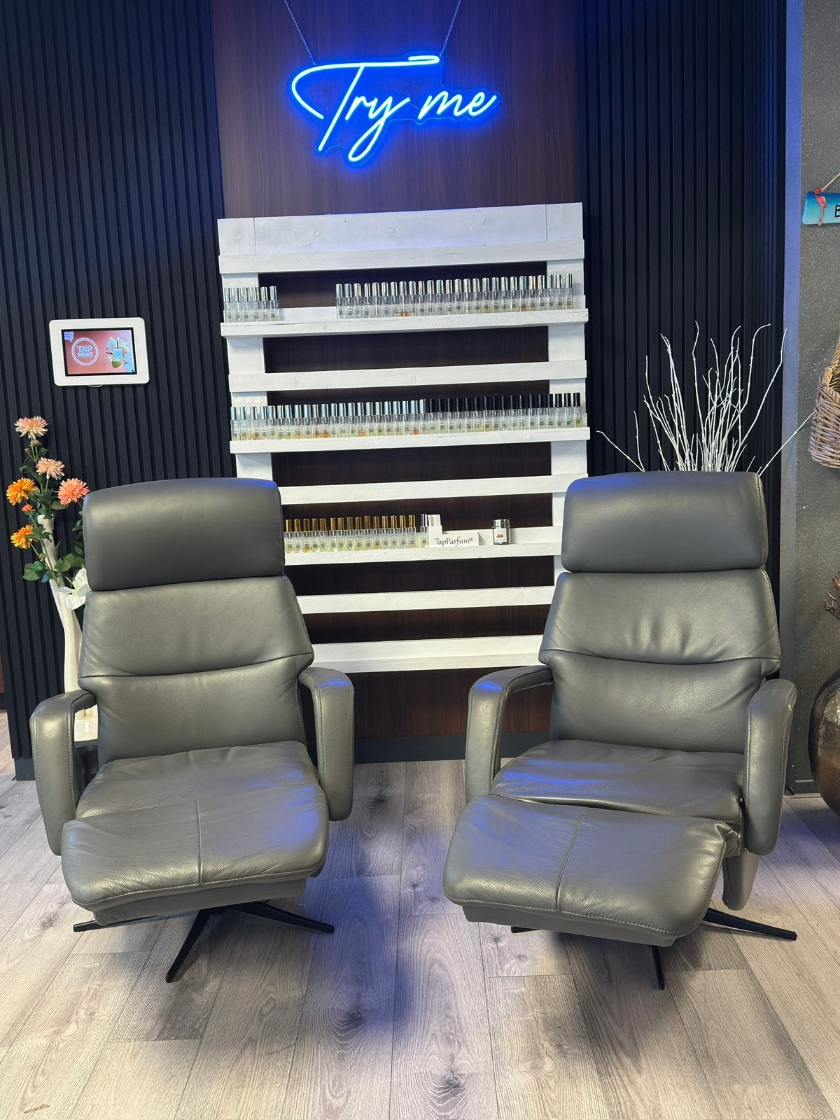 Relaxstoelen pst 499,- de set compleet €950,- (Piet Klerkx), Huis en Inrichting, Ophalen of Verzenden, Zo goed als nieuw
