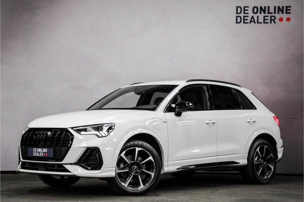 Audi Q3 45 TFSIe Black Edition |S-Line|Carplay|Camera|Trekha, Gebruikt, Euro 6, 116 pk, Wit