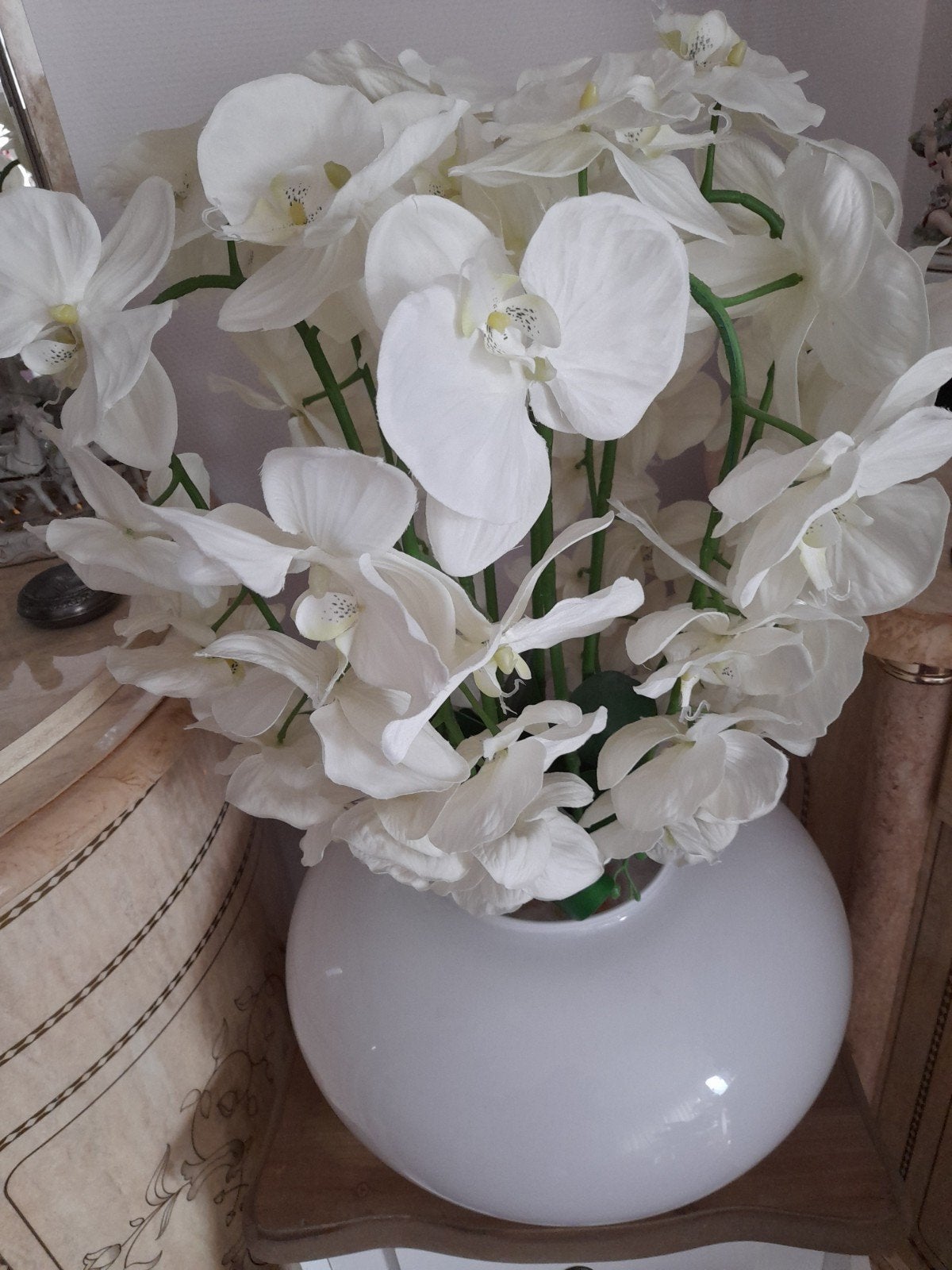 Witte vaas met kunst orchideeën, Ophalen, Zo goed als nieuw, Inclusief decoratie, Wit