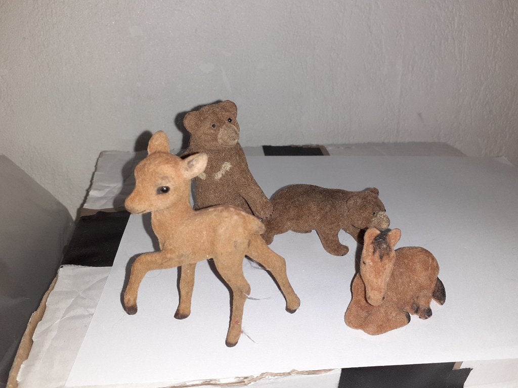 Vilt beestjes, 4x hert, beer, Verzenden, Zo goed als nieuw, Overige soorten, Beeldje of Figuurtje