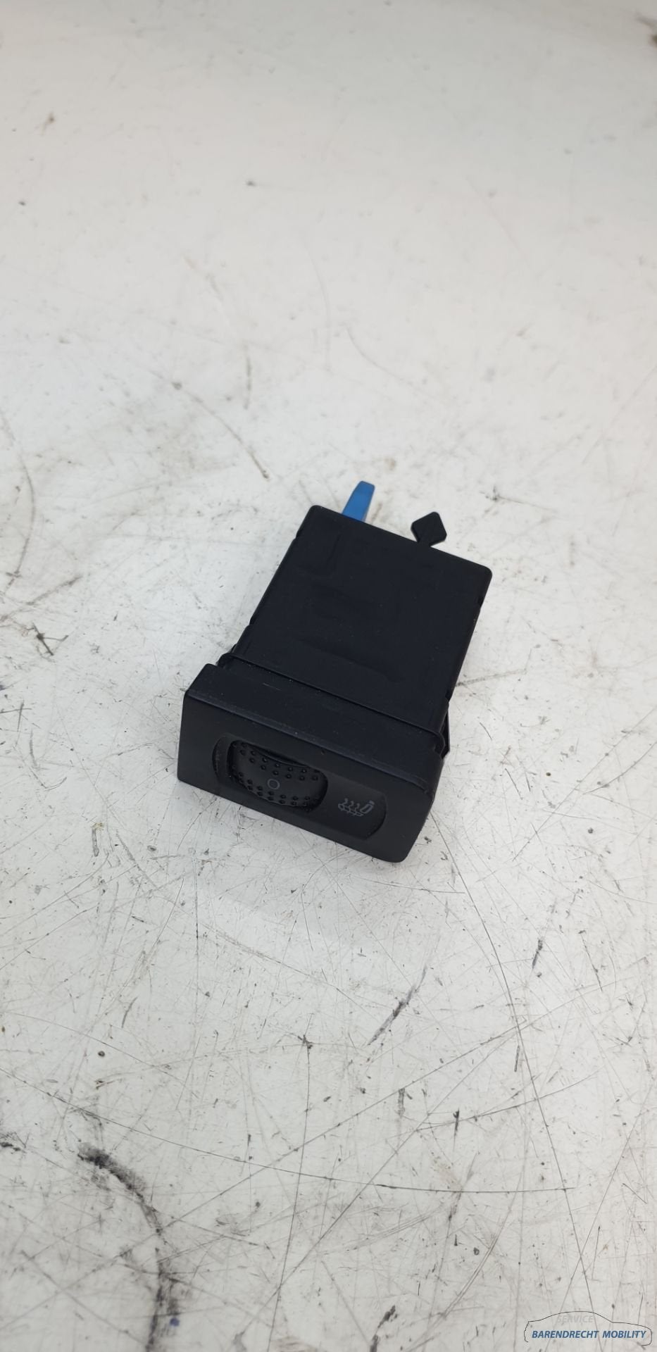 Stoelverwarming schakelaar Golf IV Bora Volkswagen 1J0963564, Auto-onderdelen, Gebruikt, Volkswagen, Volkswagen AG, Berliner Ring 2
38440  Wolfsburg, DE