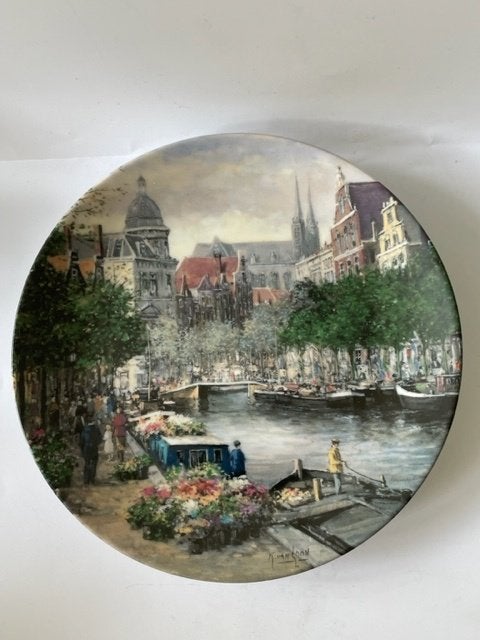 Sierbord porselein. De amsterdamse bloemengracht. Mosa 1990, Ophalen