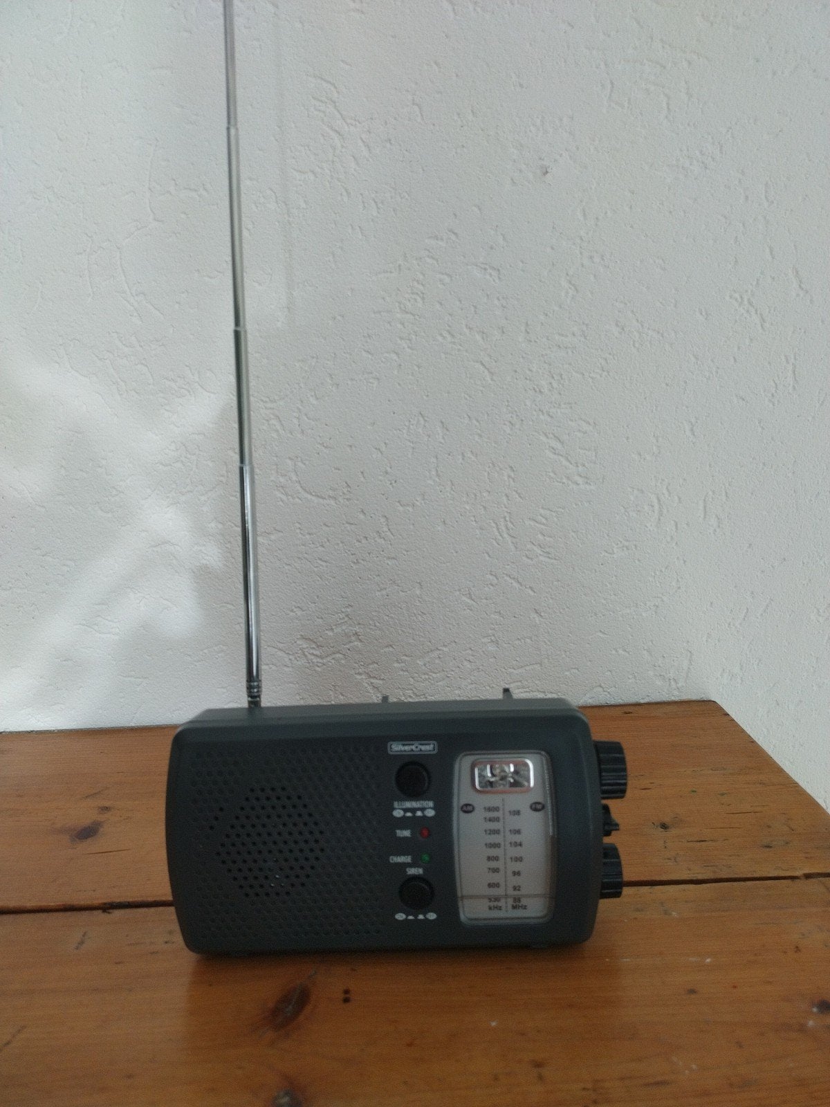SilverCrest Noodradio - AM/FM met zaklamp, sirene en dynamo, Audio, Tv en Foto, Ophalen of Verzenden, Zo goed als nieuw, Radio