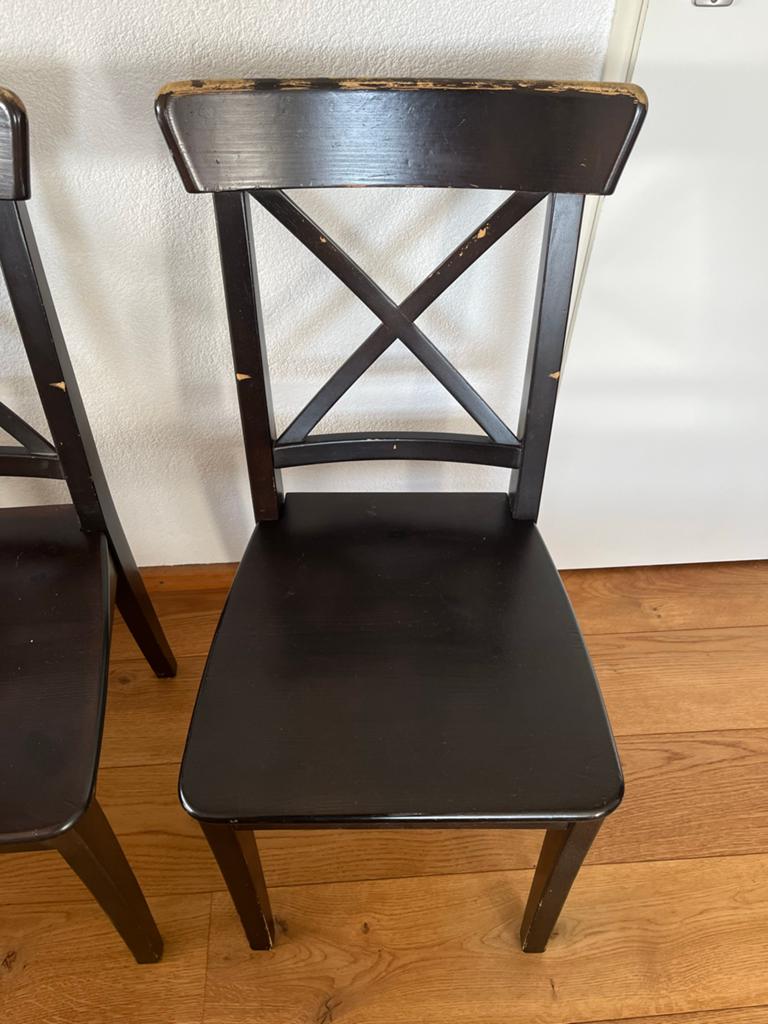 Zwarte houten stoel met kruisrug, Ophalen, Gebruikt, Twee, Zwart