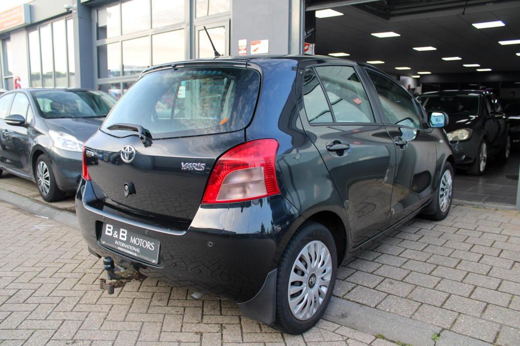 Toyota Yaris 1.3 VVTi Luna MMT|AIRCO|PDC|AUX, Auto's, Toyota, 750 kg, 4 cilinders, Met garantie (alle), Zwart
