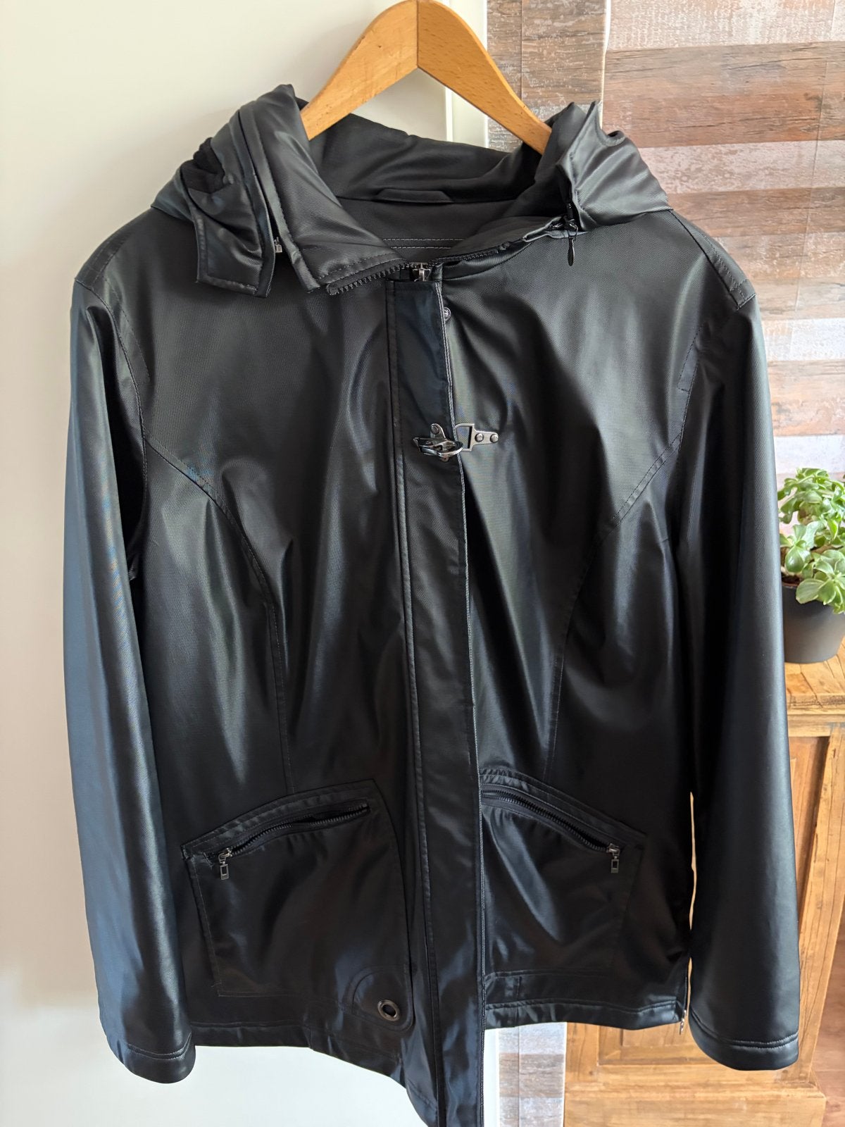 Waterdichte Zwarte Damesjas met Afneembare Capuchon, Ophalen of Verzenden, Gedragen, Maat 46/48 (XL) of groter, Zwart