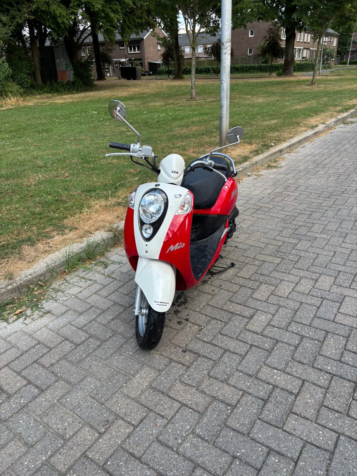 Sym mio 50cc, Fietsen en Brommers, Scooters | SYM, Ophalen, Zo goed als nieuw, Benzine, Mio