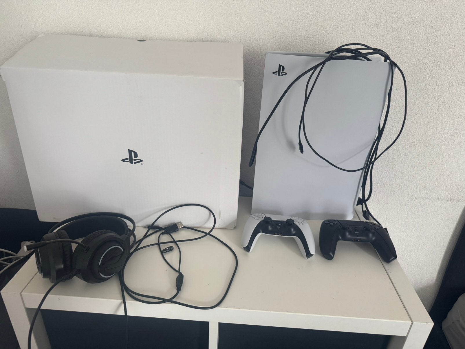 PS5 + Monitor + 2 Controllers + 13 Games + Headset, Ophalen, Zo goed als nieuw