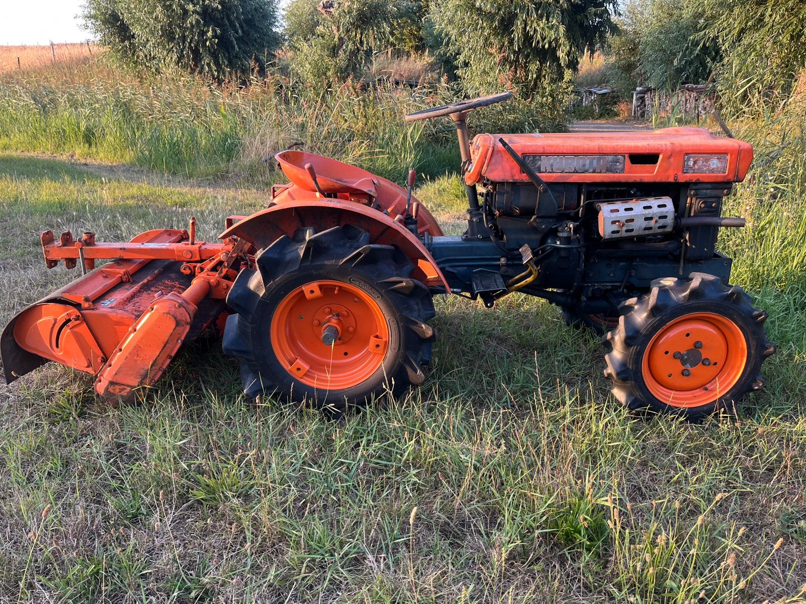 Kubota b6000 met grondfrees, Gebruikt, Tot 2500, Tot 80 Pk, Ophalen