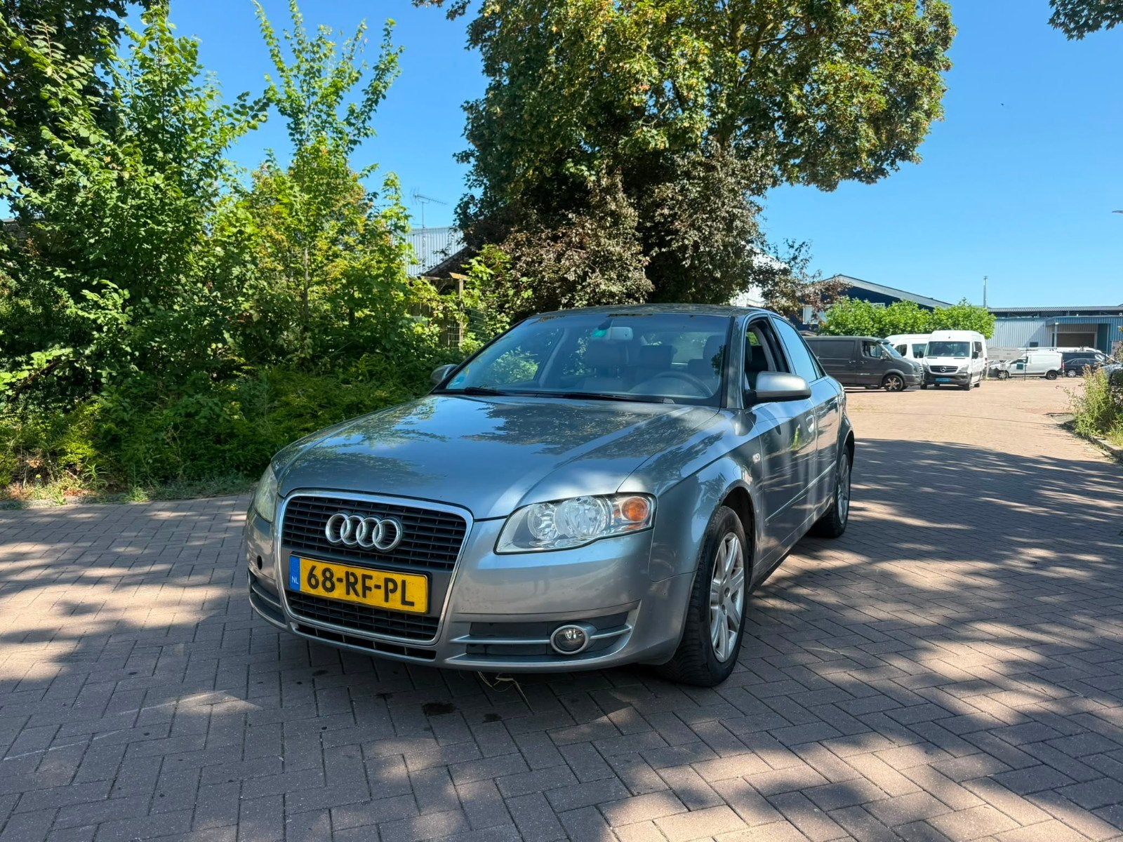 Audi A4 2.0 96KW 2005 Grijs, Auto's, Electronic Stability Program (ESP), 4 cilinders, A4, Bedrijf