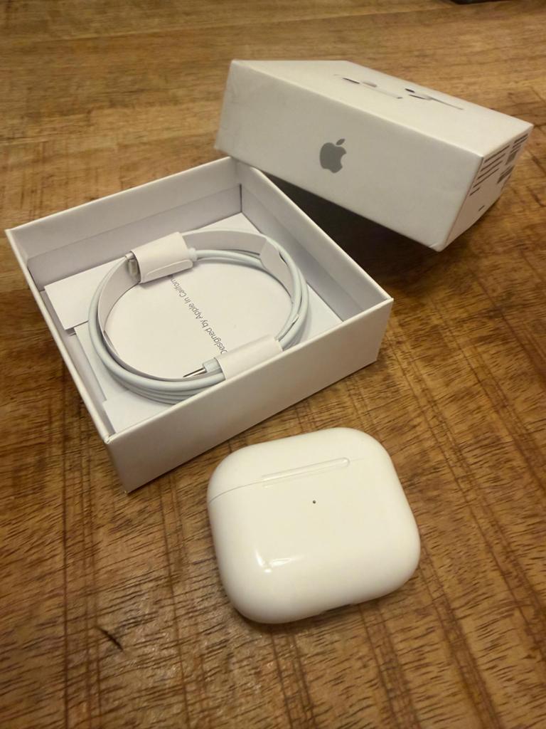 Apple AirPods 3e generatie met MagSafe Oplaadcase