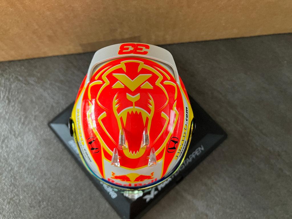 ✅ Max Verstappen 1:4 helm 2020 Styrian GP Red Bull RB16, Verzamelen, Automerken, Motoren en Formule 1, Ophalen of Verzenden, Nieuw