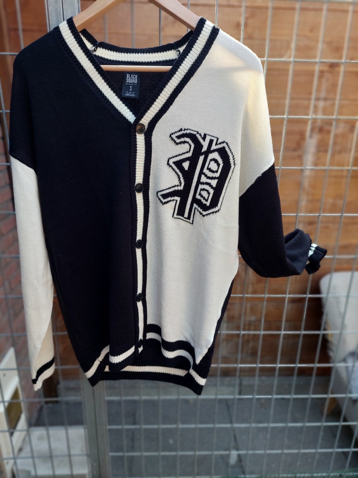 zgan Zwart/wit vest Black Squad S maar valt als L., Ophalen of Verzenden, Zo goed als nieuw, Maat 38/40 (M), Zwart