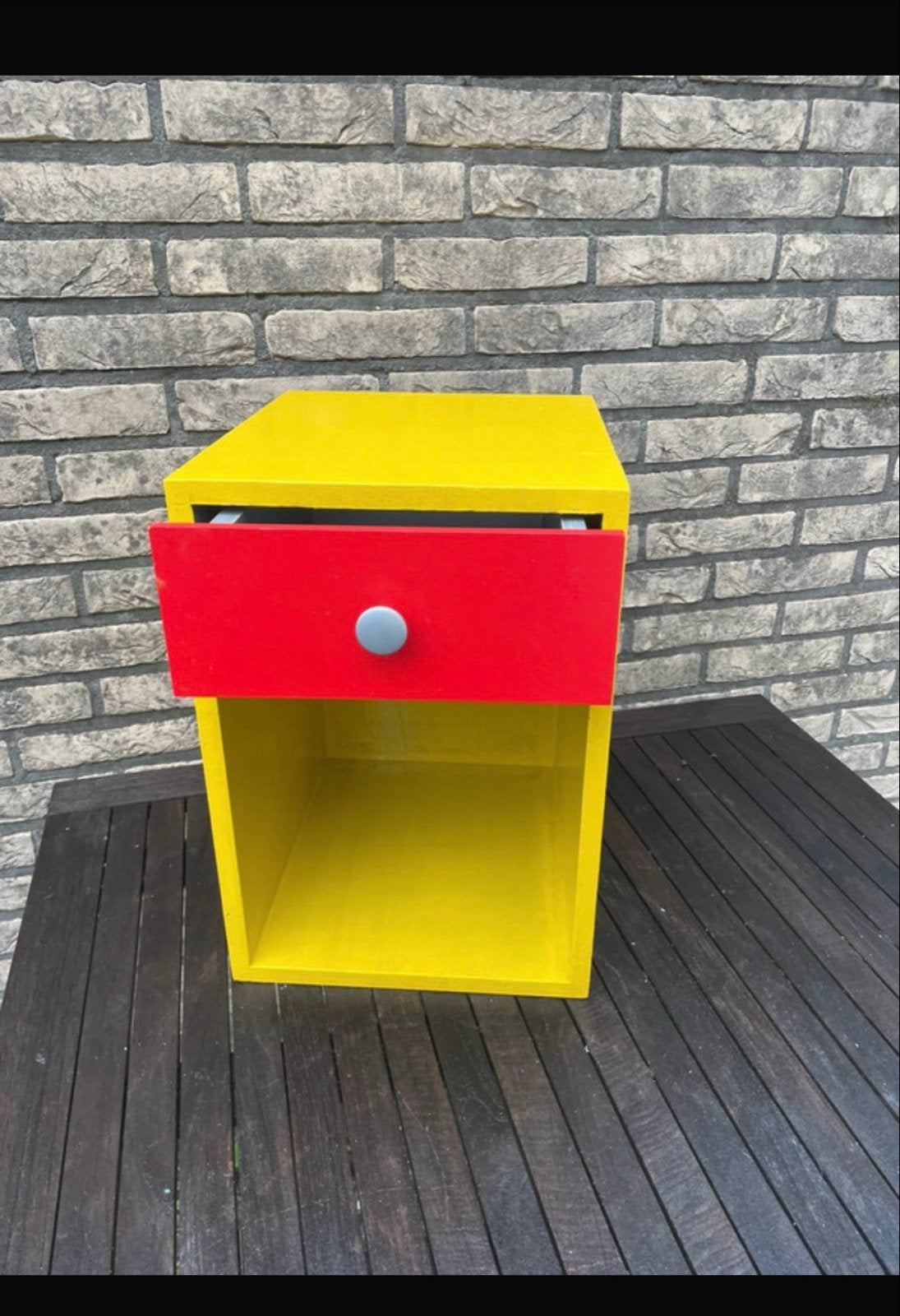 Retro Nachtkastje/Bijzettafel - Geel met Rode Lade, Gebruikt, Minder dan 45 cm, Ophalen of Verzenden, Minder dan 55 cm