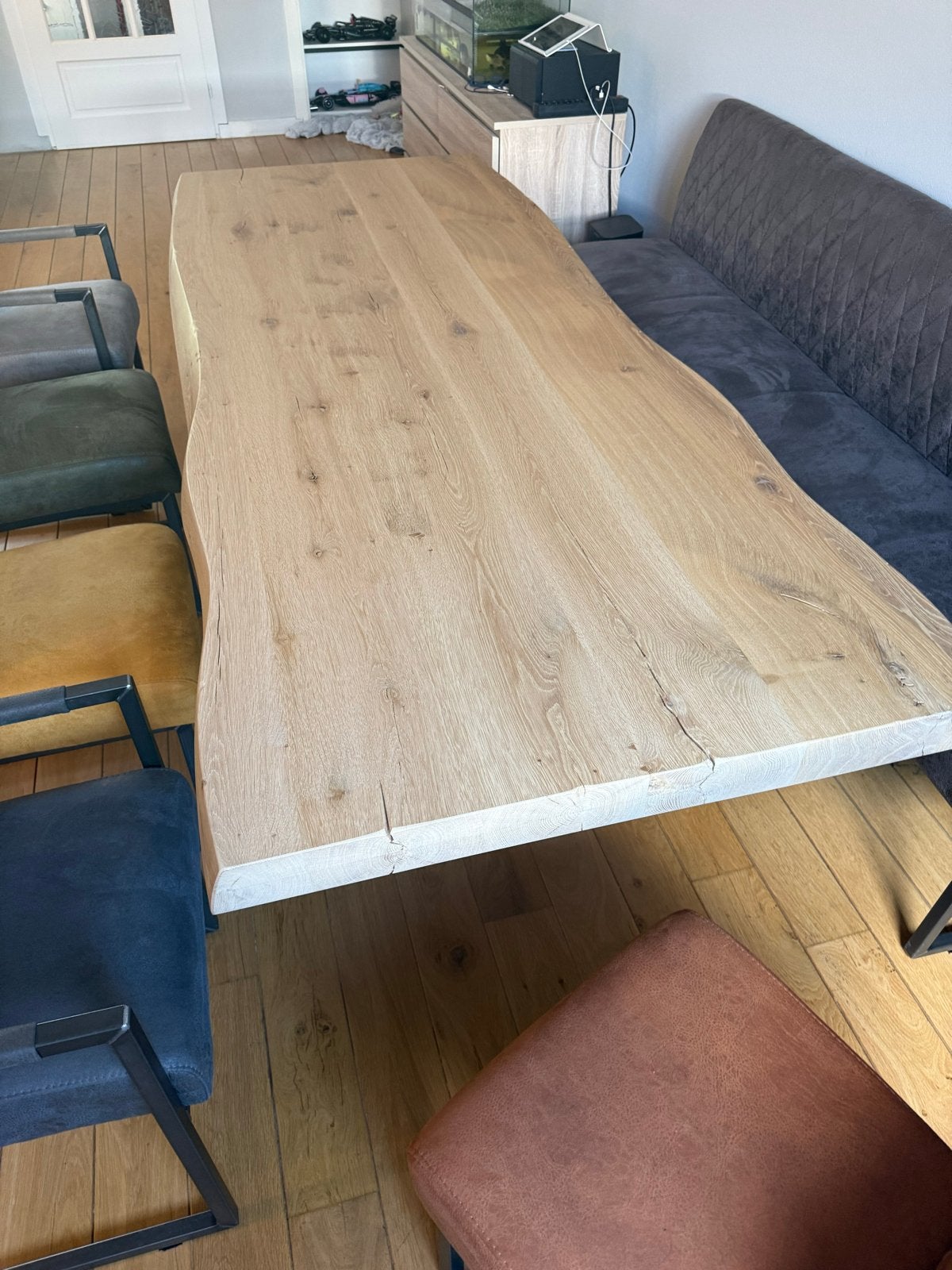 Eettafel Karakter 240cm met 5 stoelen en bank, Ophalen, Gebruikt, Eikenhout, Vijf personen of meer