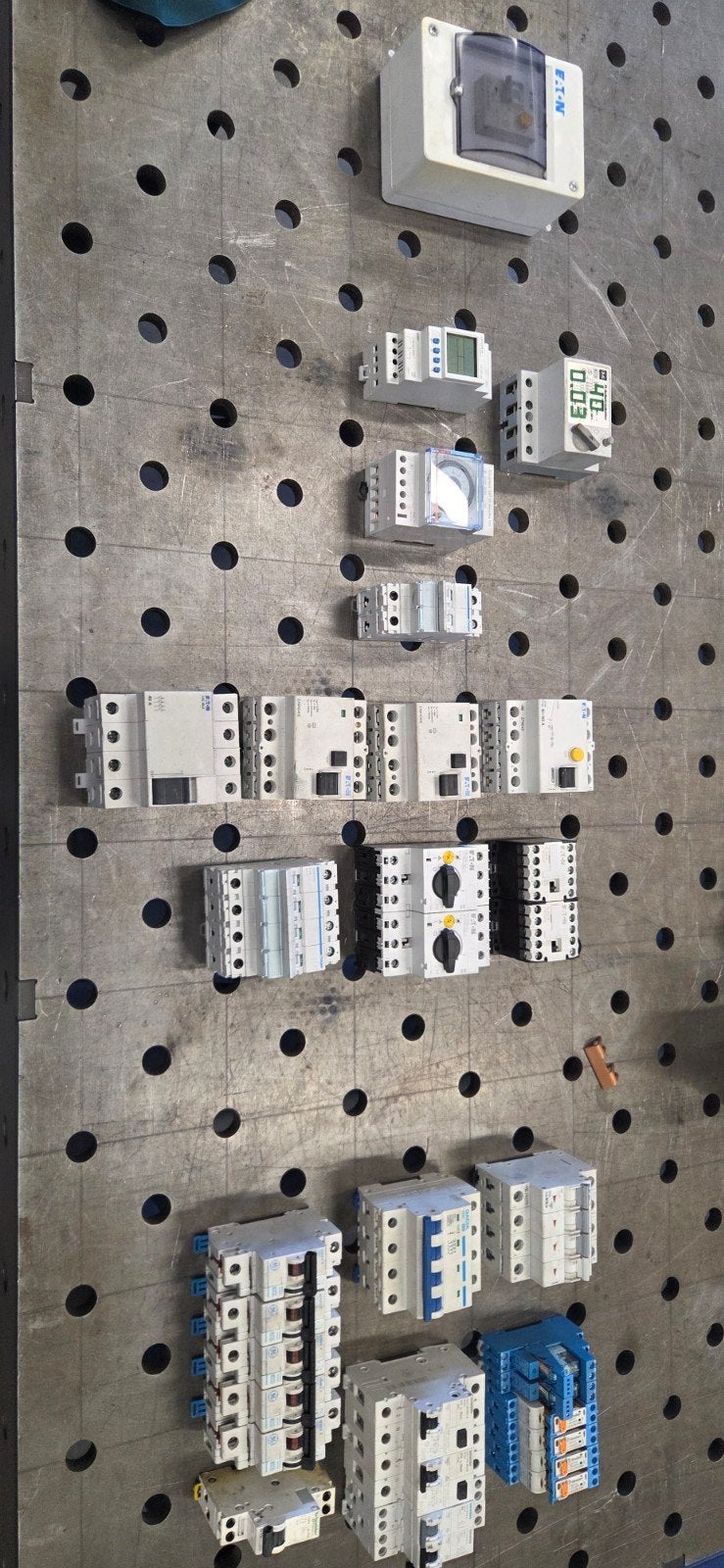 Diverse schakelmaterialen 230V AC en 12V DC, Doe-het-zelf en Verbouw, Elektra en Kabels, Ophalen of Verzenden, Nieuw, Overige merken