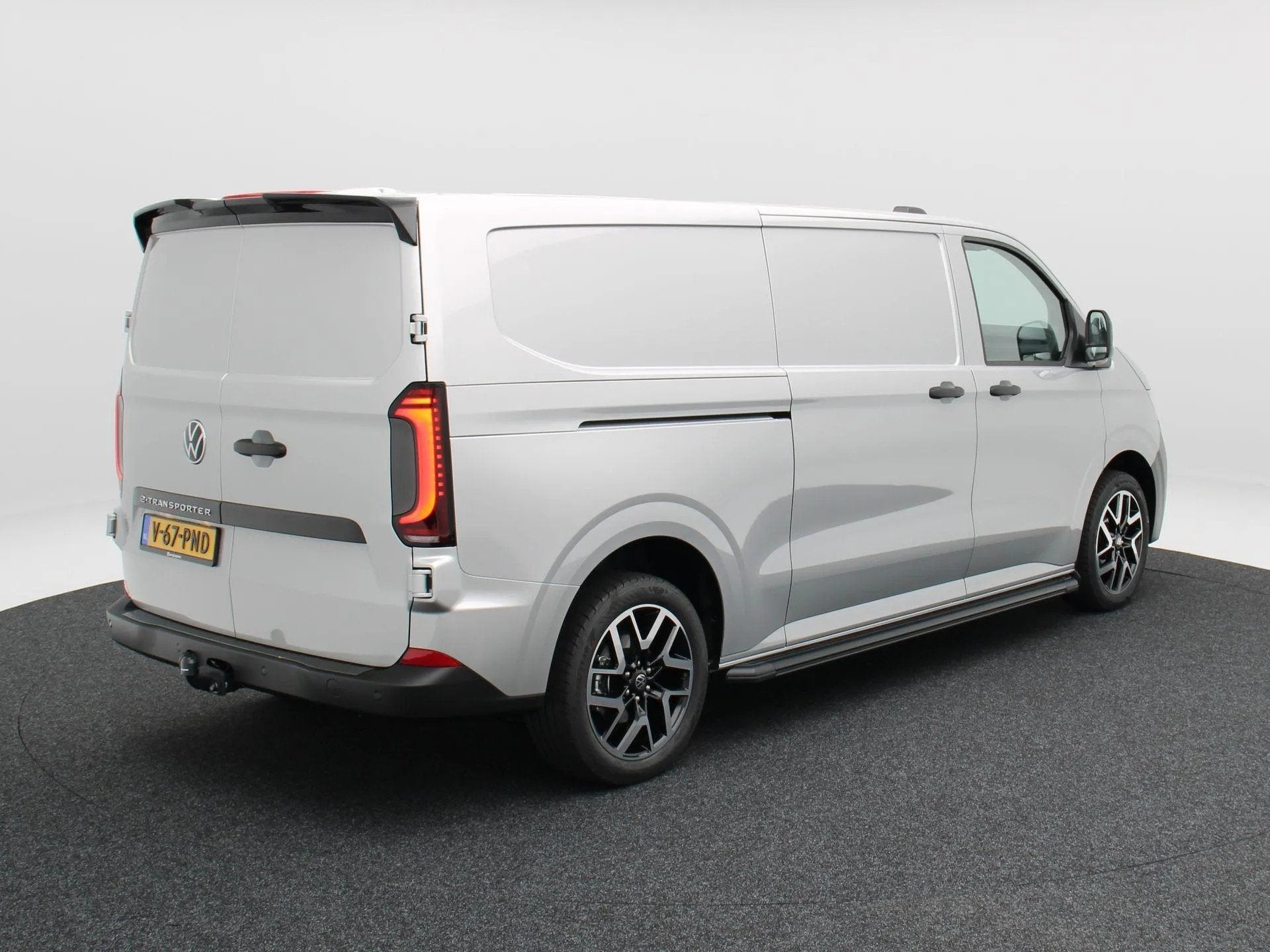 Foto 2 van Volkswagen E-Transporter Bedrijfswagens L2 64kWh 218 pk